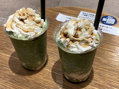 抹茶アイスの専門店で、抹茶アイス