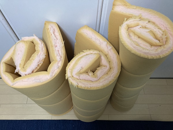 高反発マットレス「モットン」 丸めて縛る