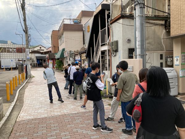 清荒神　宝塚コロッケ 行列