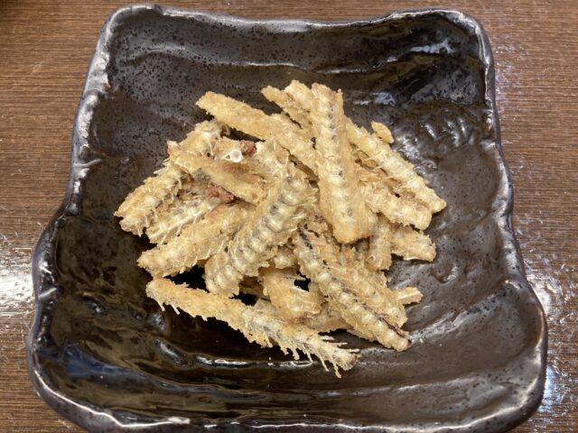 「千里うなぎ」奈良 西の京店骨せんべい