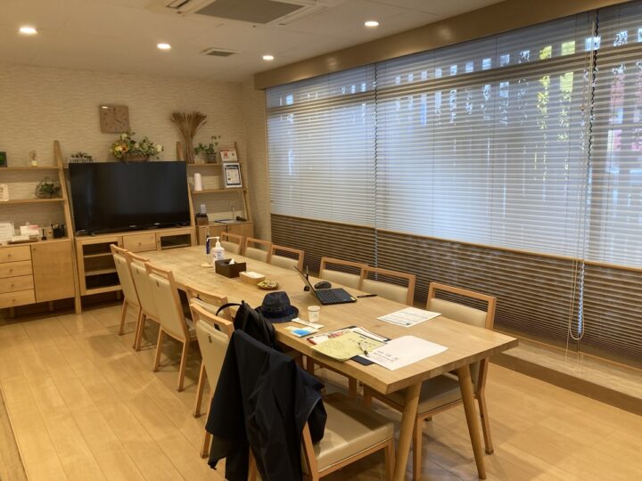 自由な家族葬 千の風 （長テーブル)