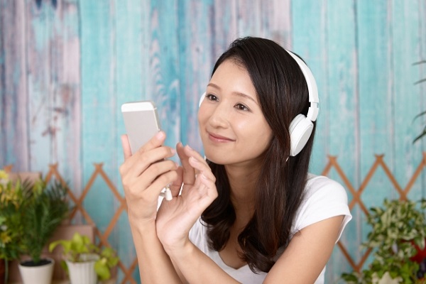 スマホで音楽を聴く