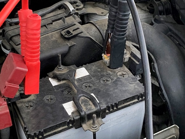 車のバッテリー