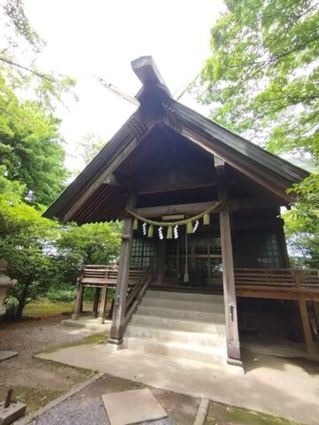 横の神社